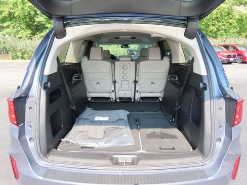 New 2026 Honda Odyssey Touring image 11