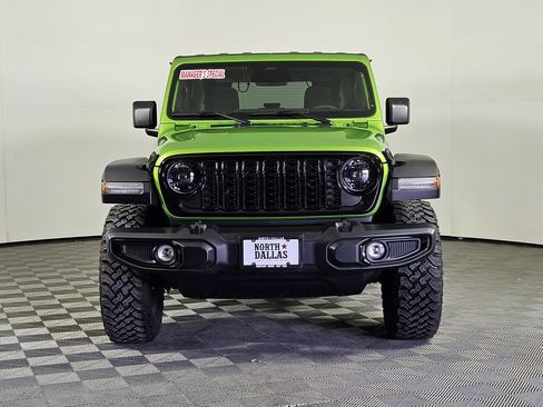 Used 2025 Jeep Wrangler Sport AWD/4WD image 2