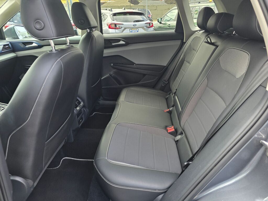 Used 2022 Volkswagen Taos SE w/ IQ.Drive SE Package AWD/4WD image 17