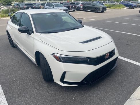 Used 2024 Honda Civic Type R image 3