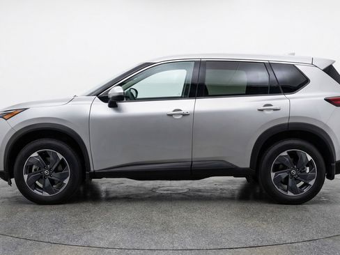 Used 2025 Nissan Rogue SV AWD/4WD image 5