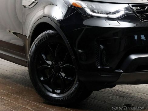 Used 2020 Land Rover Discovery SE AWD/4WD image 3