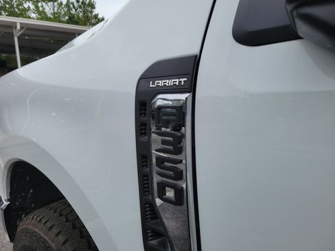 Used 2025 Ford F350 Lariat AWD/4WD image 5