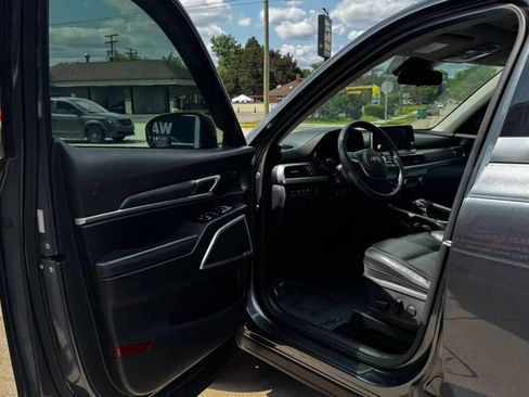 Used 2020 Kia Telluride S w/ S 8 Passenger Seating Package FWD image 11