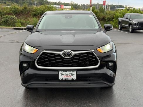 Used 2023 Toyota Highlander LE FWD image 10