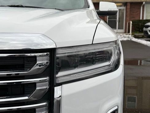 Used 2023 GMC Acadia SLT image 14