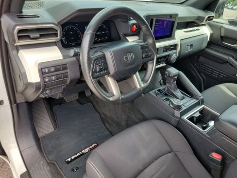 Used 2024 Toyota Tacoma TRD Off-Road AWD/4WD image 4