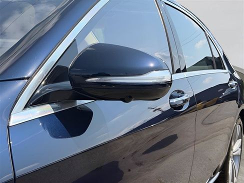 Used 2019 Mercedes-Benz S 560 4MATIC Sedan image 7