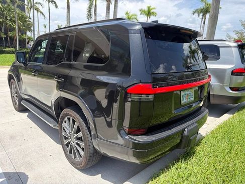 Used 2025 Lexus GX 550 w/ Cold Area Package AWD/4WD image 12