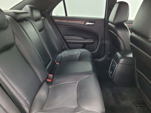 Used 2014 Chrysler 300 RWD image 19