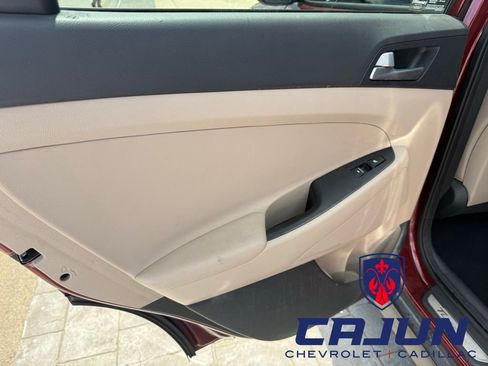 Used 2016 Hyundai Tucson Limited w/ Option Group 03 FWD image 9