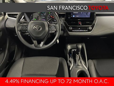 Certified 2025 Toyota Corolla LE image 28