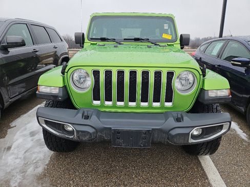 Used 2019 Jeep Wrangler Unlimited Sahara w/ Cold Weather Group image 2