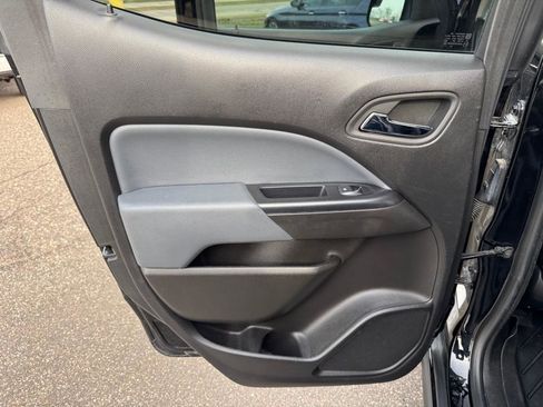 Used 2020 Chevrolet Colorado Z71 w/ Z71 Midnight Edition image 19