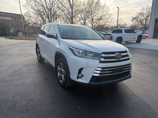 Used 2018 Toyota Highlander Limited Platinum video 2