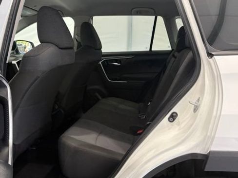 Used 2025 Toyota RAV4 XLE FWD image 17