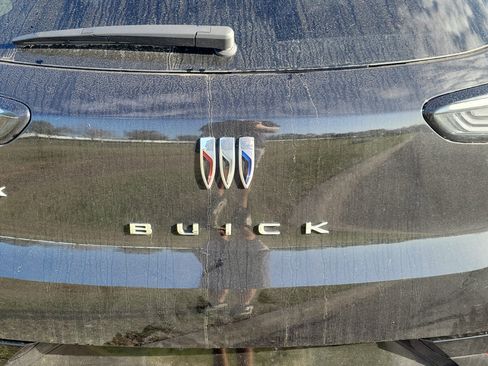 Used 2025 Buick Encore GX Avenir w/ Avenir Technology Package image 21