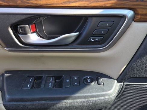 Used 2017 Honda CR-V Touring image 12