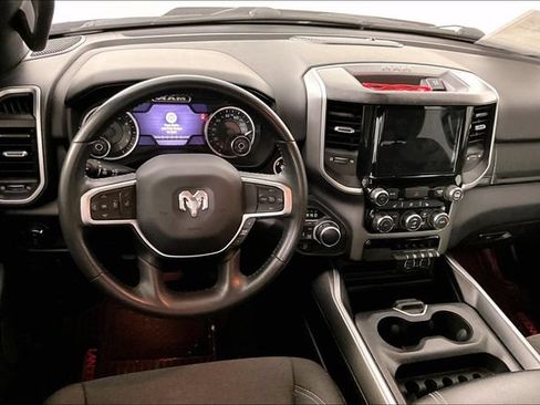 Used 2022 RAM 1500 Big Horn AWD/4WD image 3