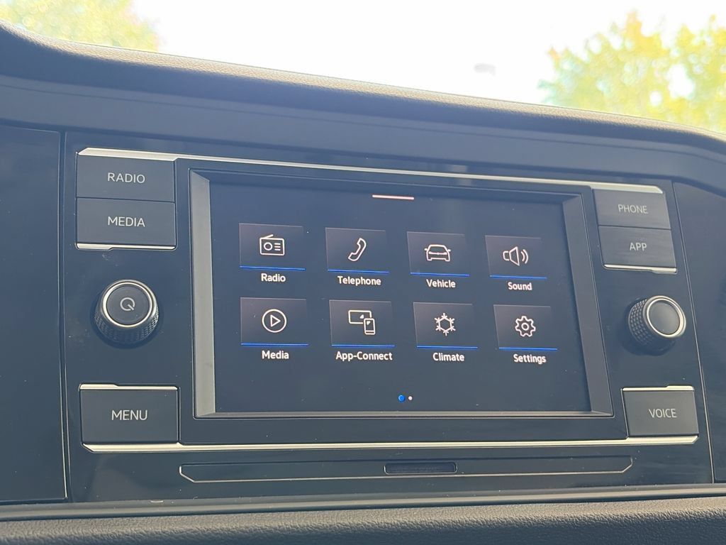 Certified 2023 Volkswagen Jetta SE FWD image 20