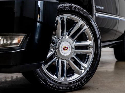 Used 2014 Cadillac Escalade Platinum image 22