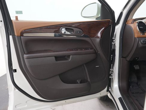 Used 2014 Buick Enclave Leather FWD image 19