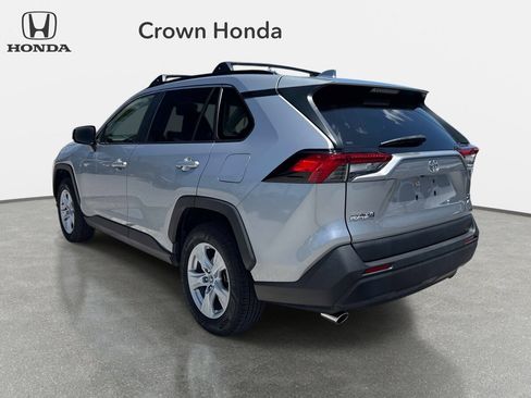 Used 2019 Toyota RAV4 XLE AWD/4WD image 3