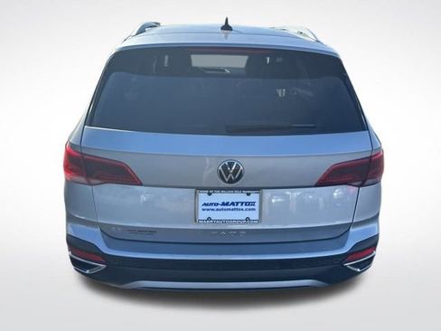 Used 2024 Volkswagen Taos SE image 4