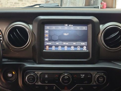 Used 2021 Jeep Wrangler Unlimited Sahara image 20
