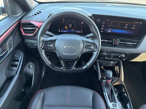 Certified 2025 Chevrolet TrailBlazer RS w/ Convenience Package AWD/4WD image 15