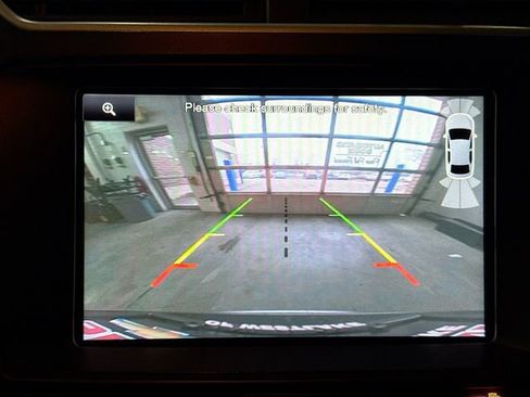 Used 2016 Ford Explorer XLT w/ Equipment Group 202A image 15