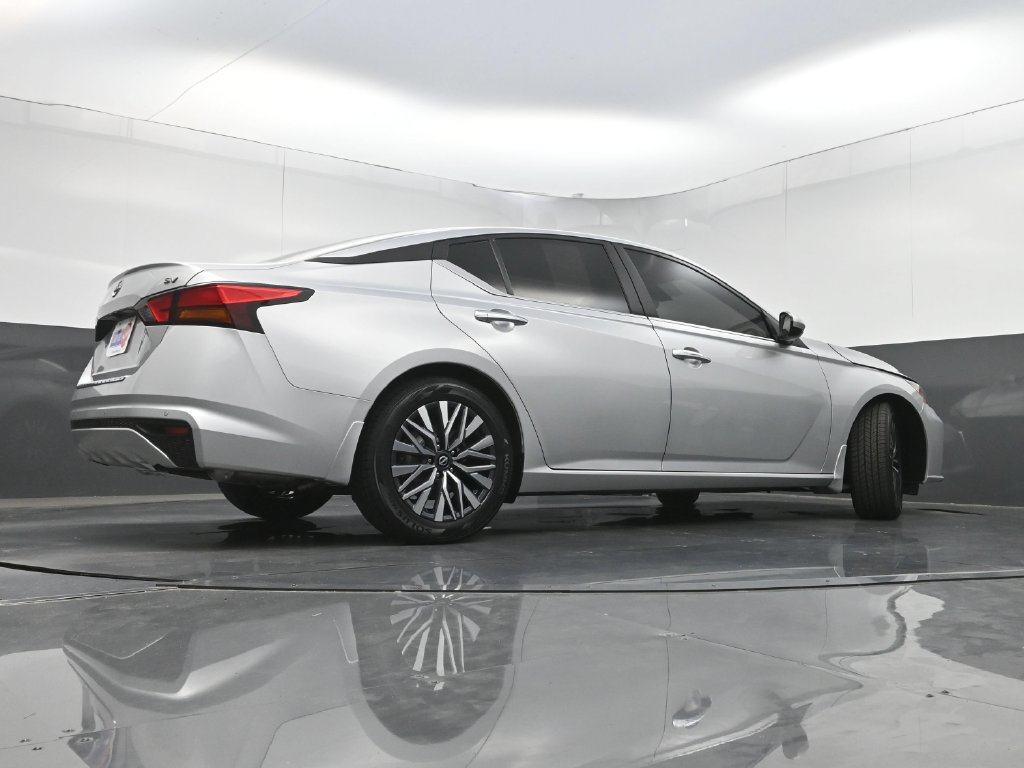 Used 2023 Nissan Altima 2.5 SV FWD image 27