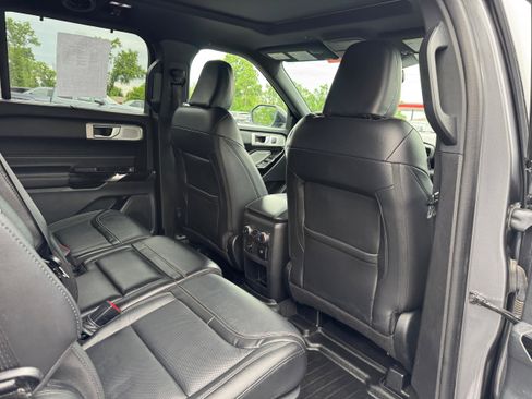 Used 2021 Ford Explorer ST w/ Equipment Group 401A AWD/4WD image 16