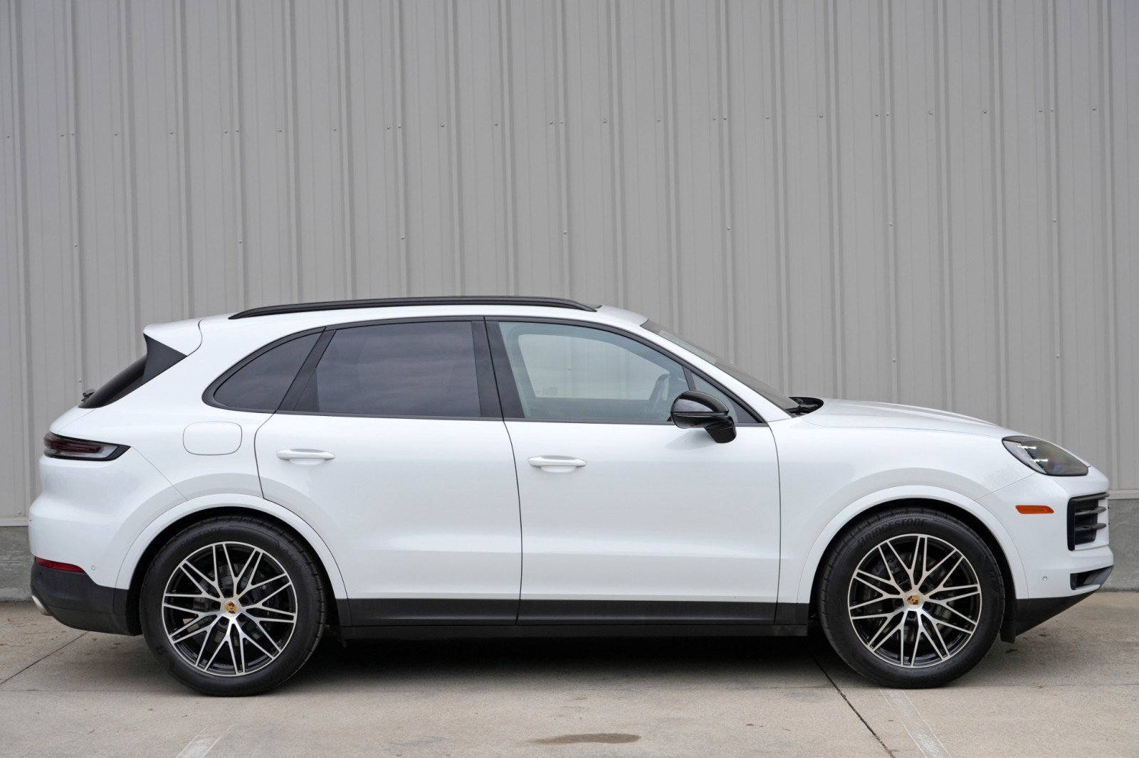 Used 2024 Porsche Cayenne AWD/4WD image 56