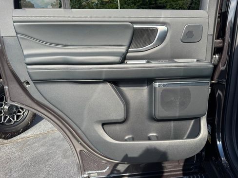 New 2025 Ford Expedition Platinum w/ Stealth Performance Package image 33