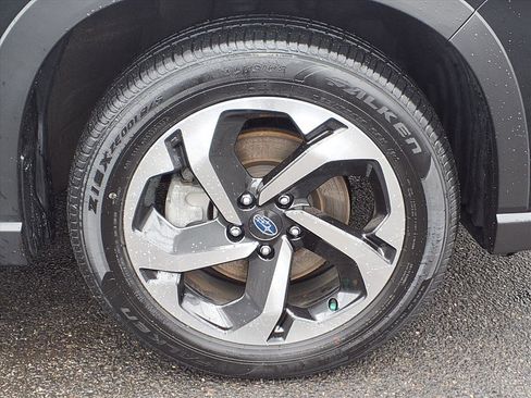 Certified 2024 Subaru Forester Touring w/ Pop Package 2 image 9