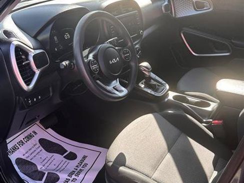 Used 2023 Kia Soul LX w/ Option Group 015 FWD image 9