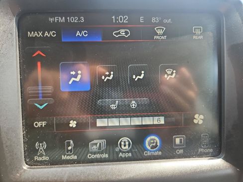 Used 2018 Jeep Cherokee Latitude Plus w/ Cold Weather Group AWD/4WD image 27