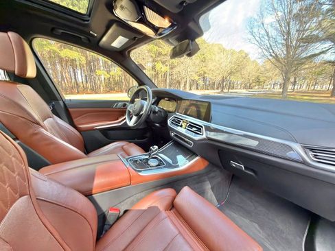 Used 2022 BMW X5 M50i AWD/4WD image 19