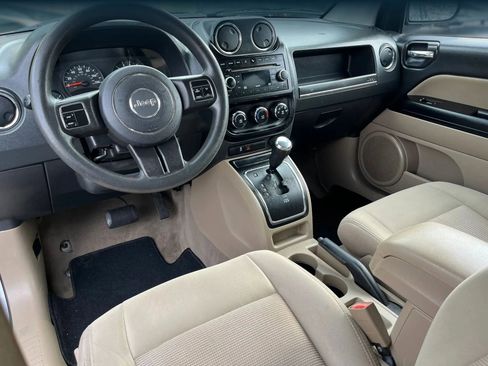 Used 2012 Jeep Compass Sport image 5