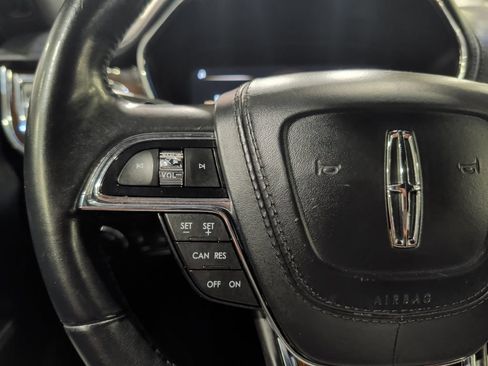 Used 2017 Lincoln Continental Select AWD/4WD image 24
