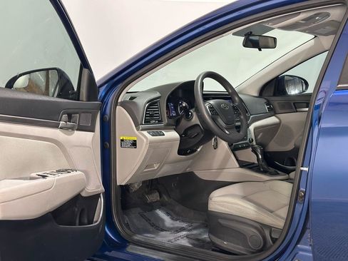 Used 2017 Hyundai Elantra SE FWD image 11