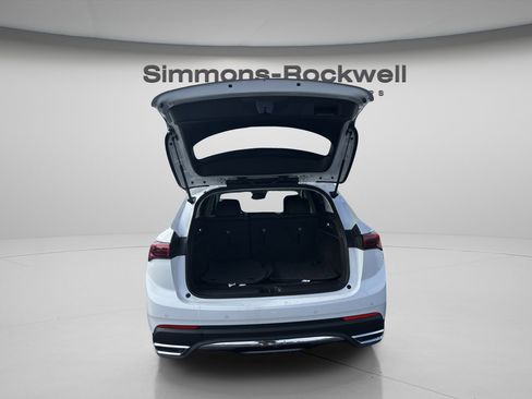 Used 2024 Buick Envision Preferred image 8