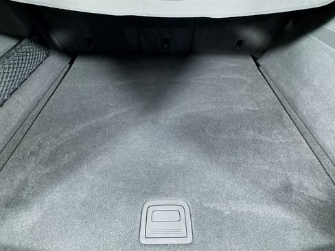 Used 2022 Porsche Cayenne image 33