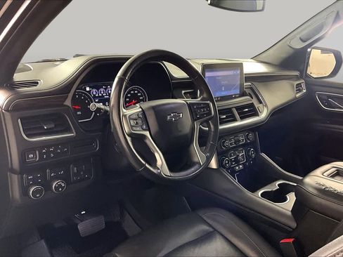 Used 2021 Chevrolet Suburban Z71 w/ Z71 Off-Road Package AWD/4WD image 17