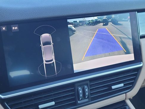 Used 2020 Porsche Cayenne image 25