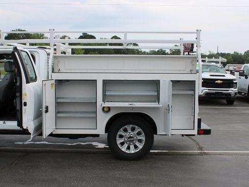 Used 2024 Ford F250 XL w/ XL Chrome Package RWD image 8