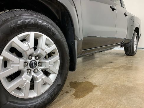 Used 2023 Nissan Frontier SV w/ Technology Package image 2