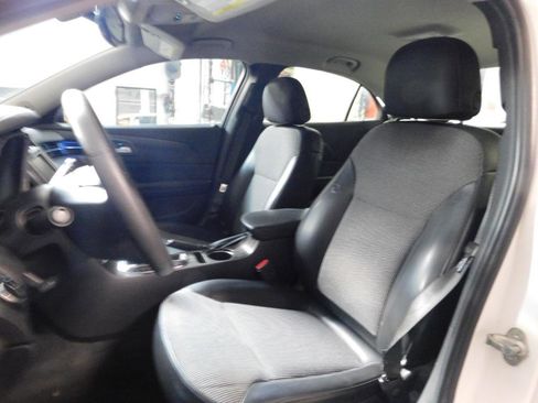 Used 2014 Chevrolet Malibu LT w/ Power Convenience Package FWD image 4