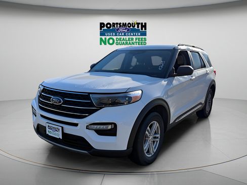 Used 2022 Ford Explorer XLT w/ Equipment Group 202A AWD/4WD image 16